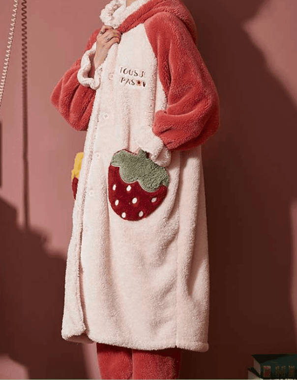 レディース ルームウェア イチゴがポイントの着ぐるみパジャマ