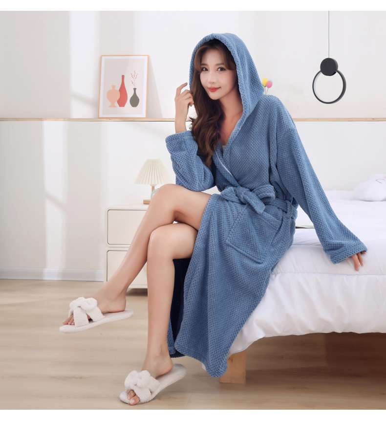 柔らかな肌触りのマイクロファイバー素材を使用したゆったりバスローブガウン レディース ルームウェア