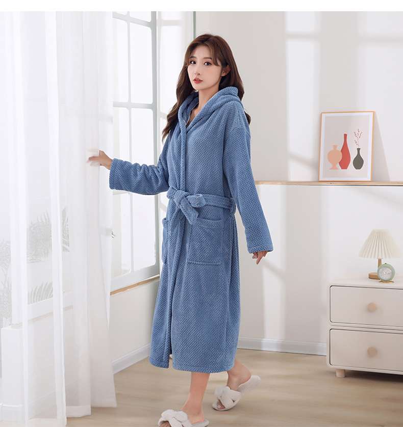 柔らかな肌触りのマイクロファイバー素材を使用したゆったりバスローブガウン レディース ルームウェア